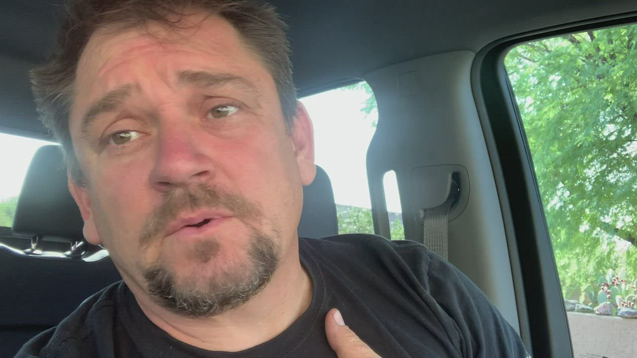 Four Wheeler's Verne Simons shows us the inside of the awesome Chevy 2500 HD LTZ Premium tow rig.